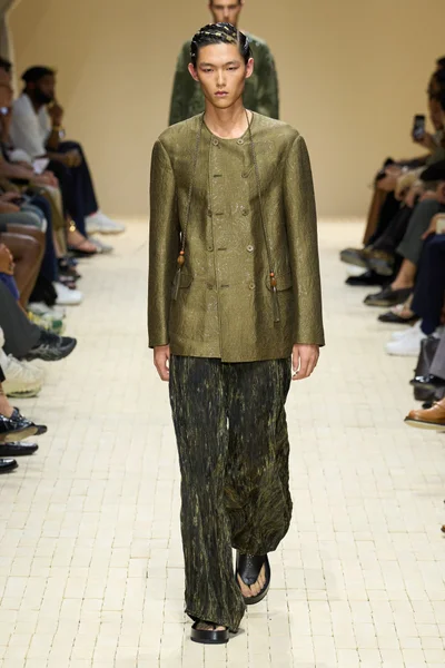 Look 52